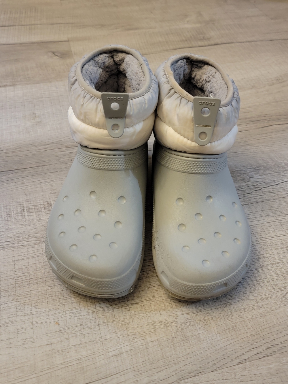 Crocs Kids Winter Clog Boots in Light Gray and Cream